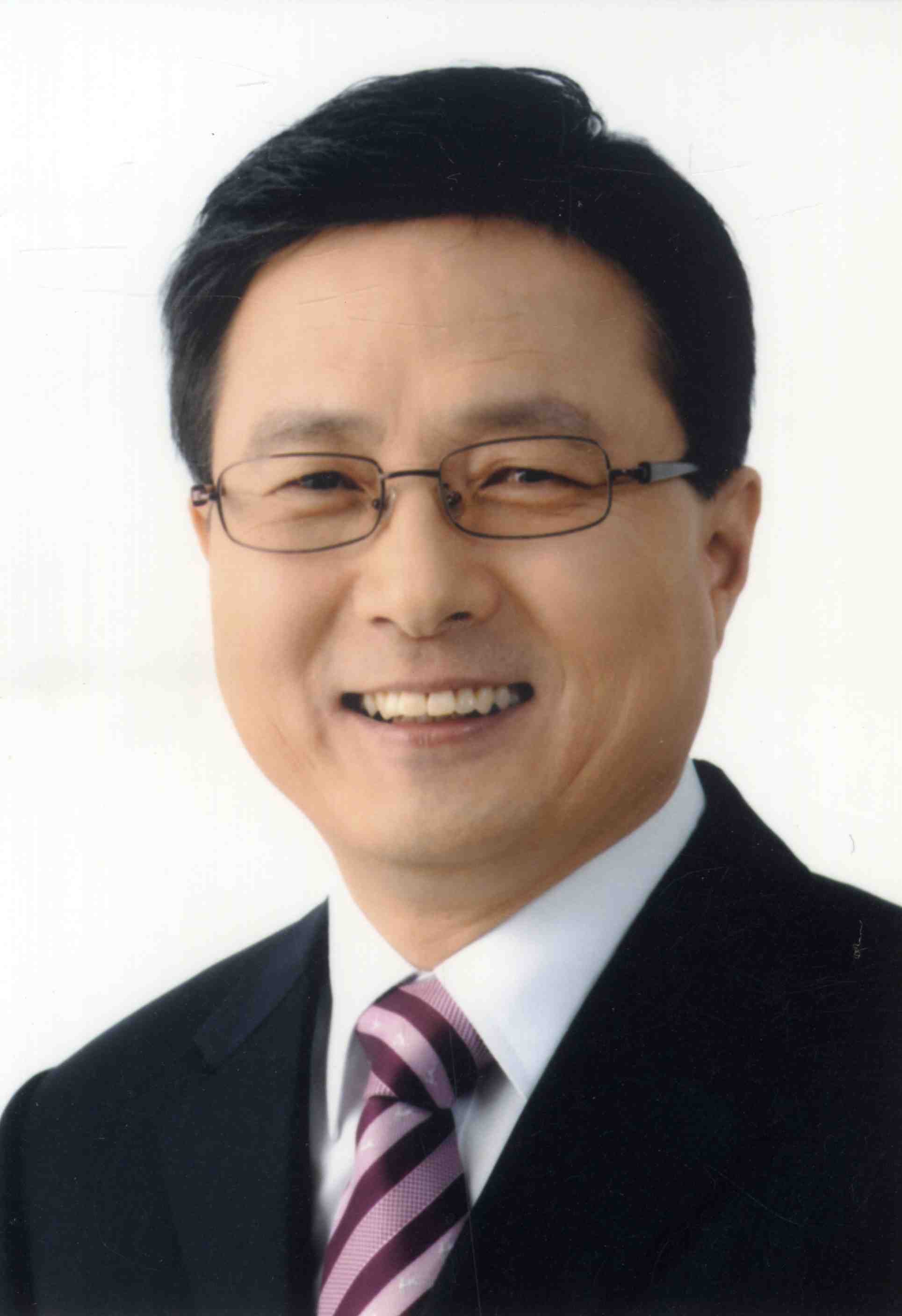 김형근(경영78)동문 제9대충북도의회 의장